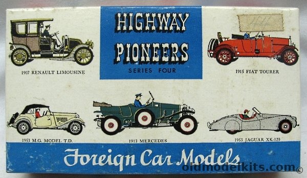 Revell 1/32 1907 Renault Limousine Highway Pioneers - Series Four, H53-89 plastic model kit